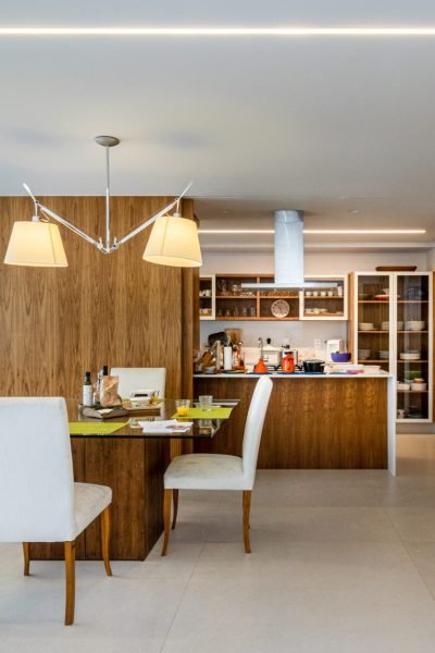 Cozinha obra em lâmina natural